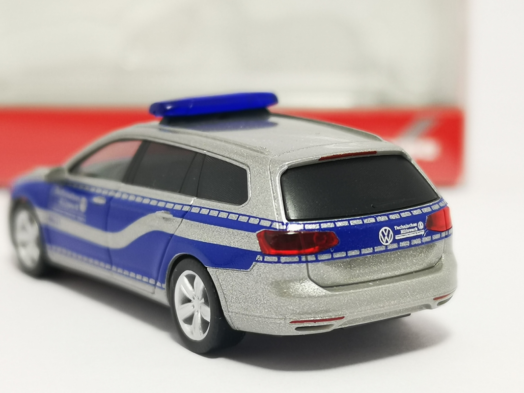 095402 VW Passat Variant "THW OV Rudolstadt/Saalfeld" Herpa