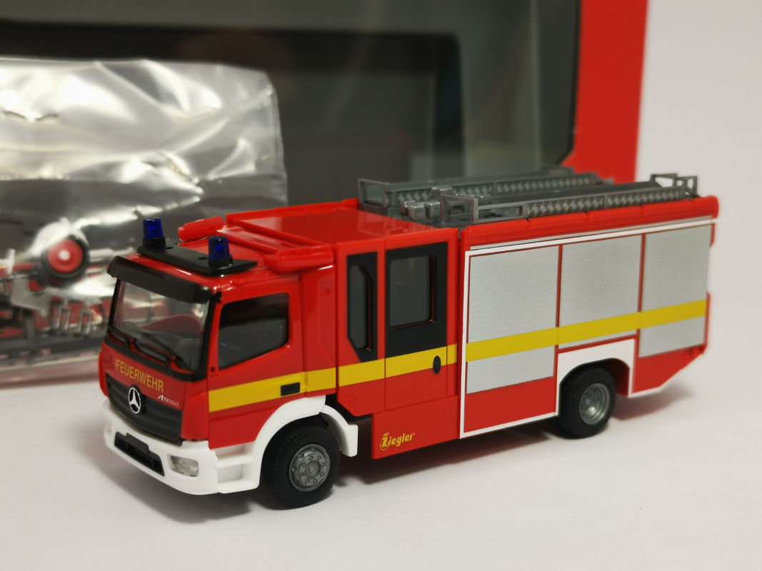 095327 Mercedes-Benz Atego 13 Ziegler Z-Cab "Feuerwehr" Herpa