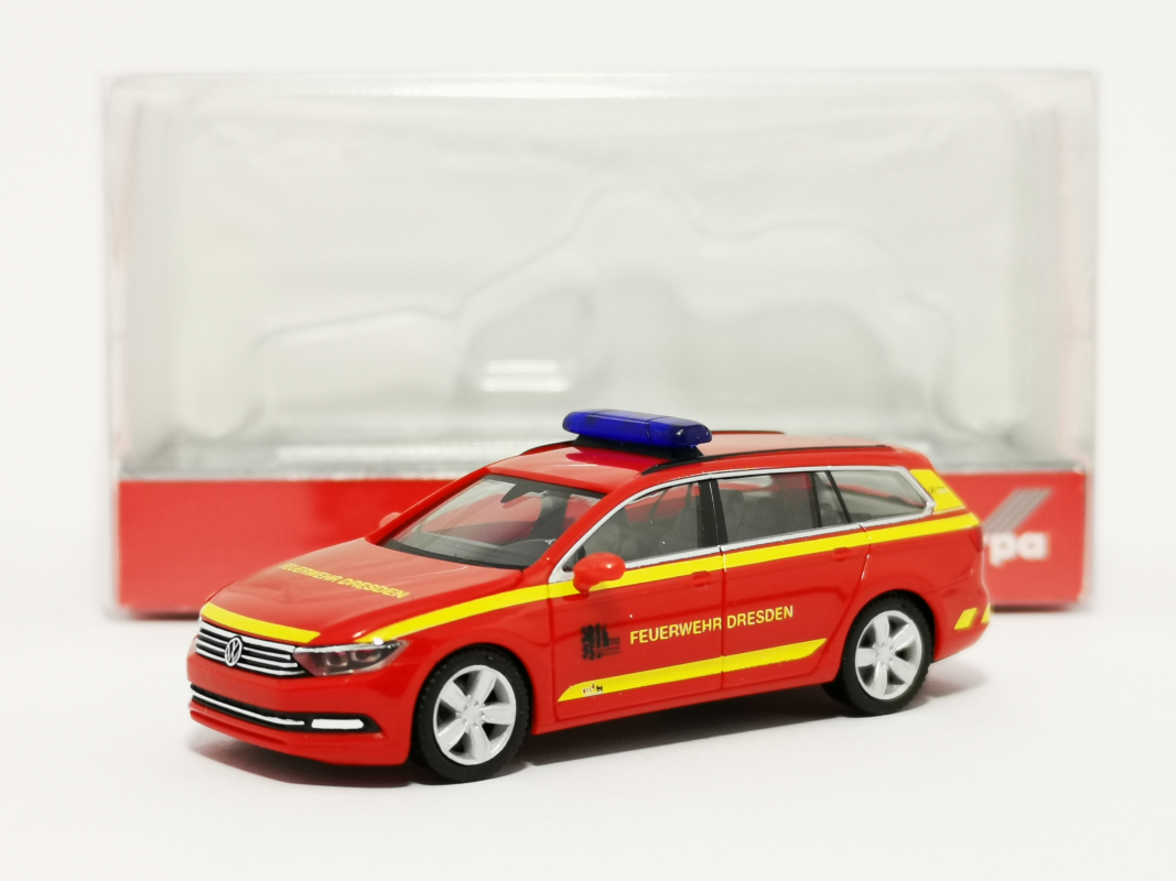 095426 VW Passat Variant "Feuerwehr Dresden" Herpa