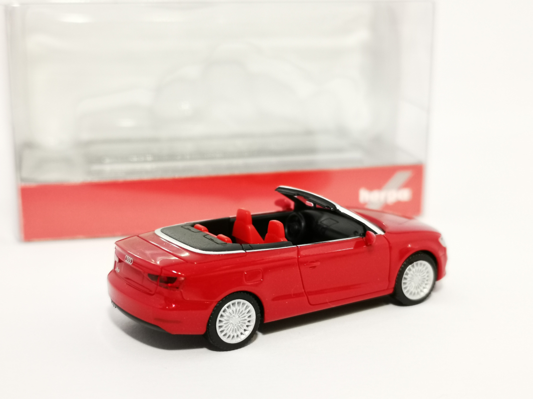 038300--002 Audi A3® Cabrio, tangorot metallic Herpa