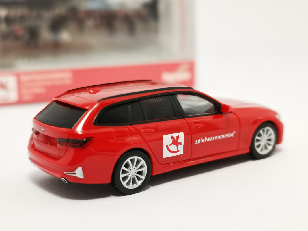 943918 BMW 3er Touring 38. Spielwarenmesse 2021 Herpa