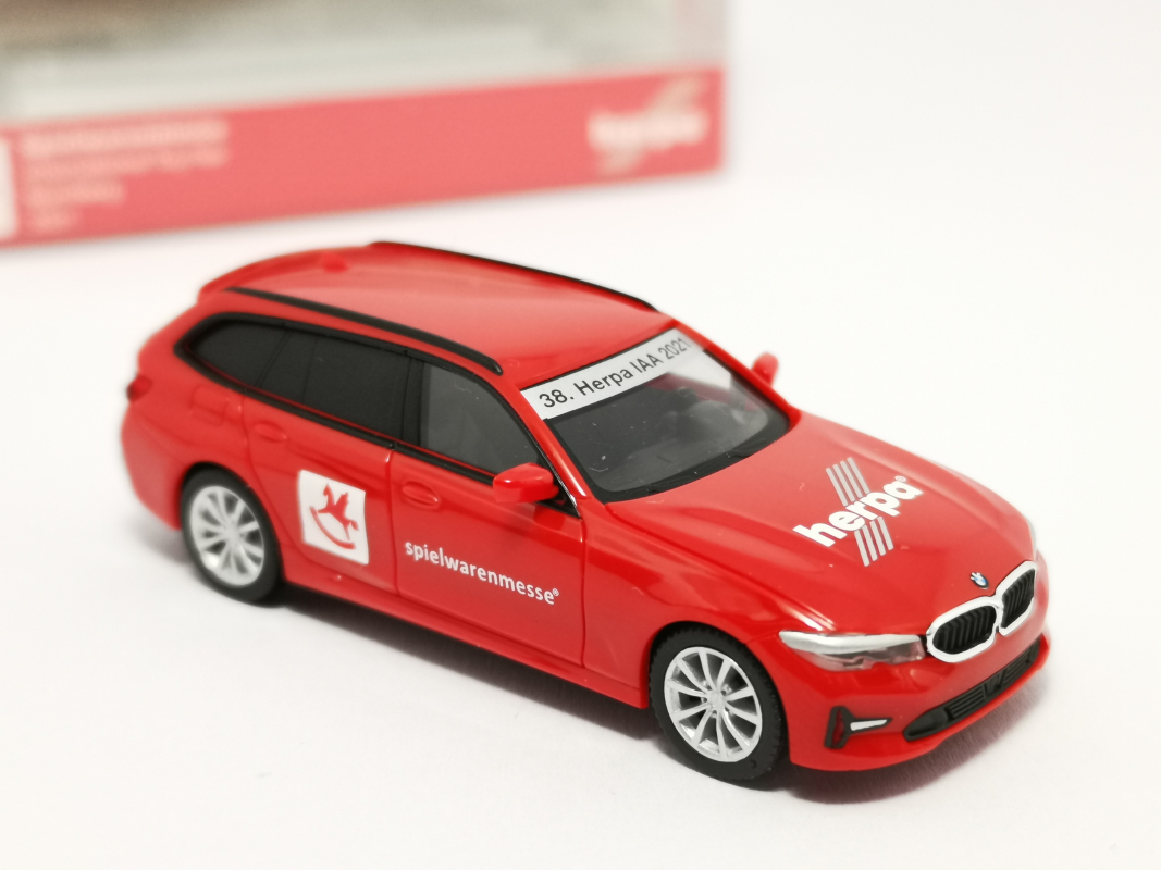 943918 BMW 3er Touring 38. Spielwarenmesse 2021 Herpa