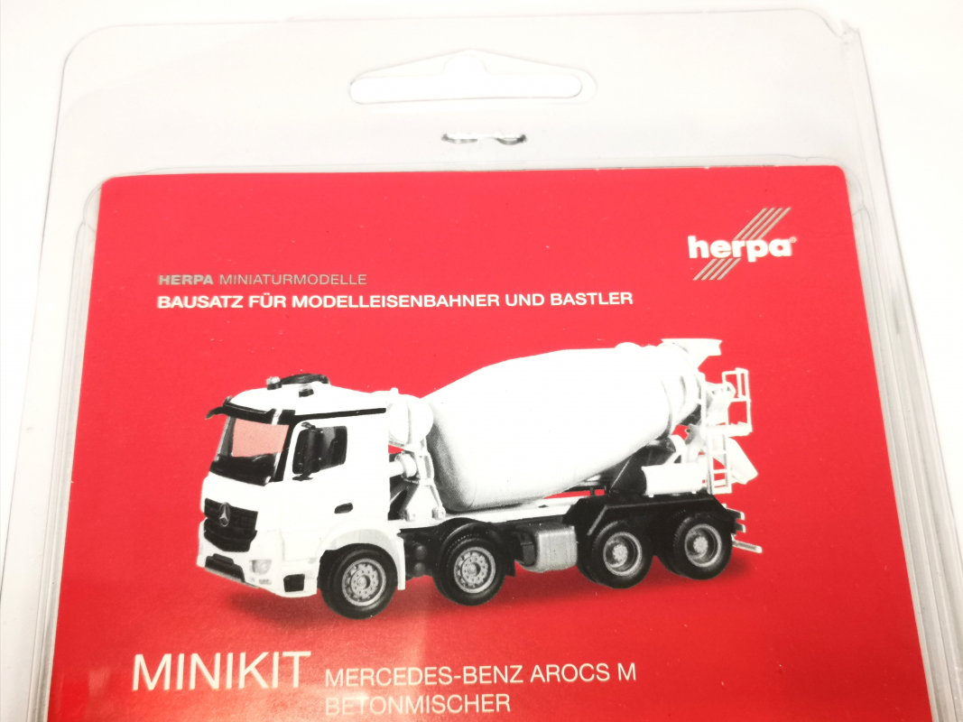 013147 Mercedes-Benz Arocs M Betonmischer 4-achs, weiß / unbedruckt Herpa