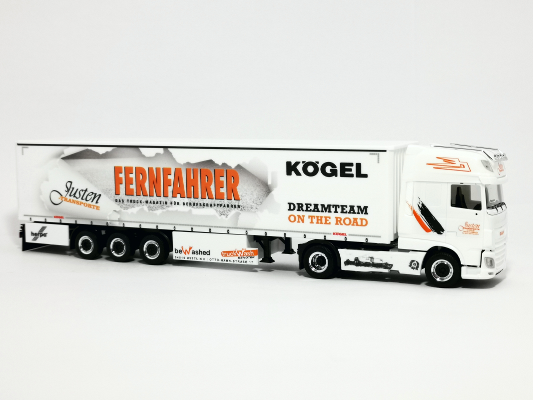 945202 DAF XF SSC Gardinenplanensattelzug "Justen Transporte" Herpa