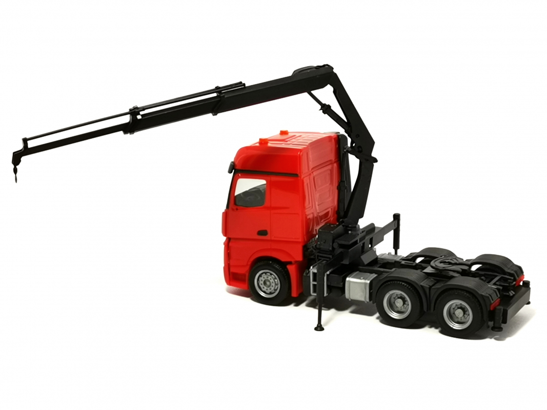 313315 Mercedes-Benz Arocs 6x4 Zugmaschine mit Ladekran, rot Herpa