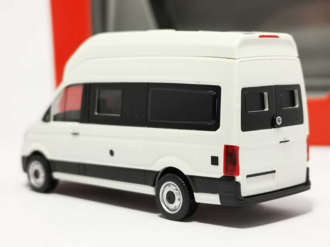 096294 VW Crafter Grand California 600, candyweiß Herpa