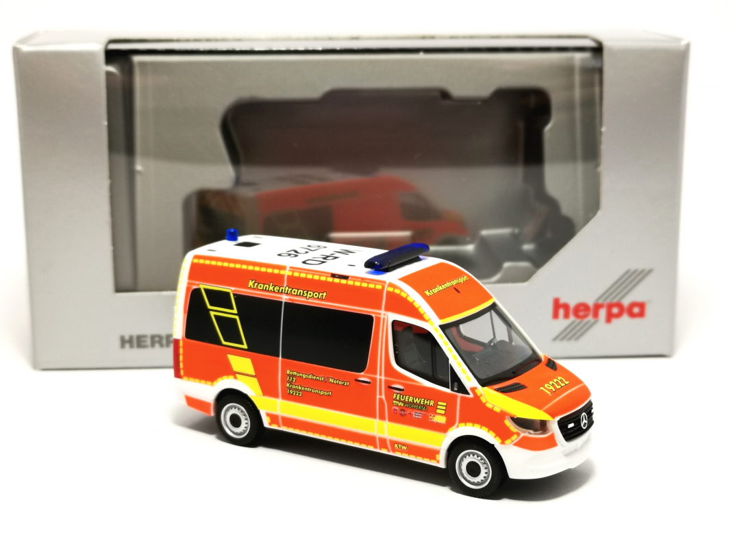 946704 MB Sprinter 18 "Krankentransport Wuppertal" Herpa