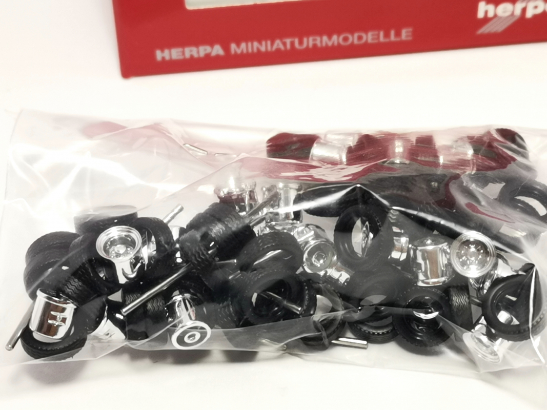 052702 Radsatz für Volumenauflieger, verchromt (12 Stück) Herpa