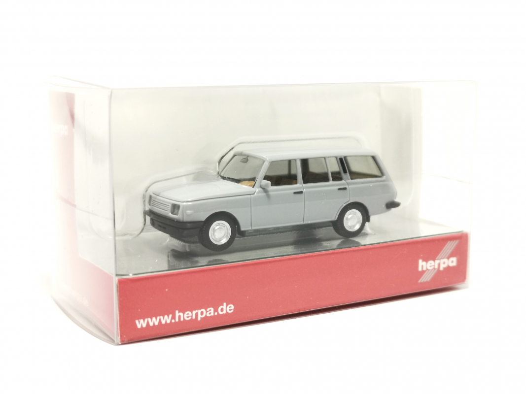 024266 Wartburg Tourist 353 ´85, standard Herpa