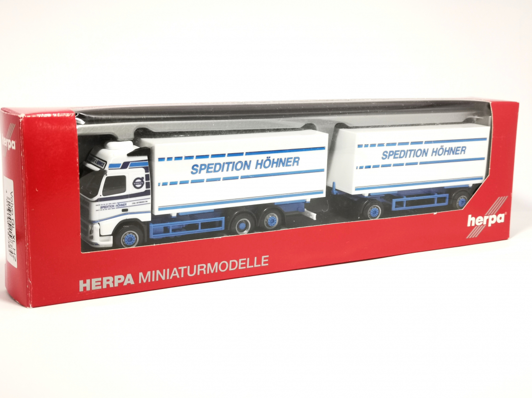 157384 Volvo FH3 GL Wechselkoffer-Hängerzug "Höhner" Herpa