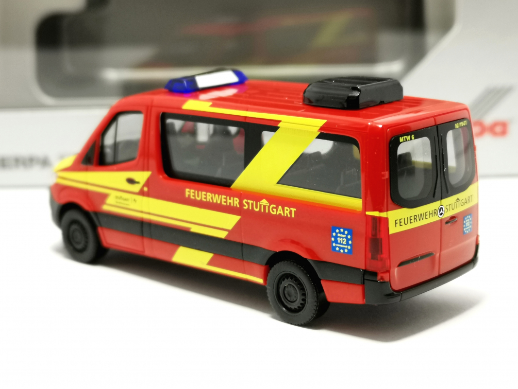 945141 MB Sprinter 18 FD "MTW Stuttgart" Herpa