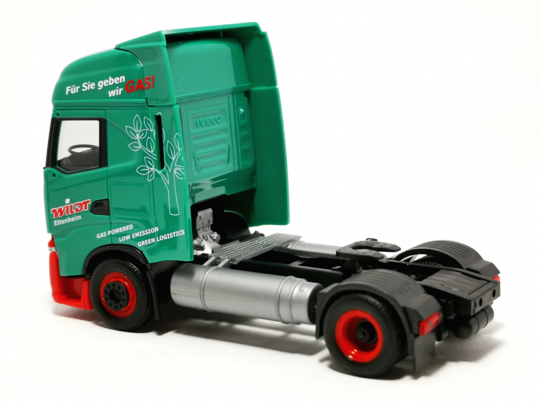 Iveco S-Way LNG Zugmaschine 2a „Wildt“ Herpa