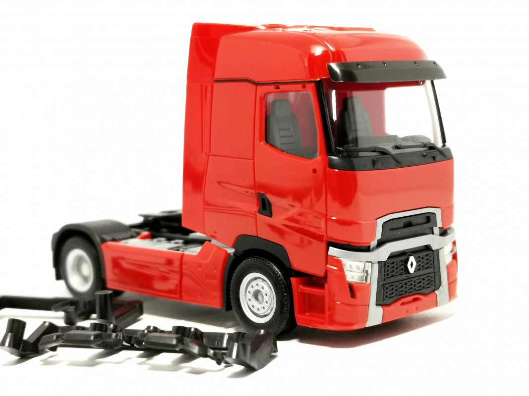 315098 Renault T facelift Zugmaschine, rot Herpa