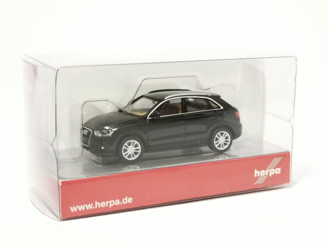 024822 Audi Q3 ®schwarz Herpa