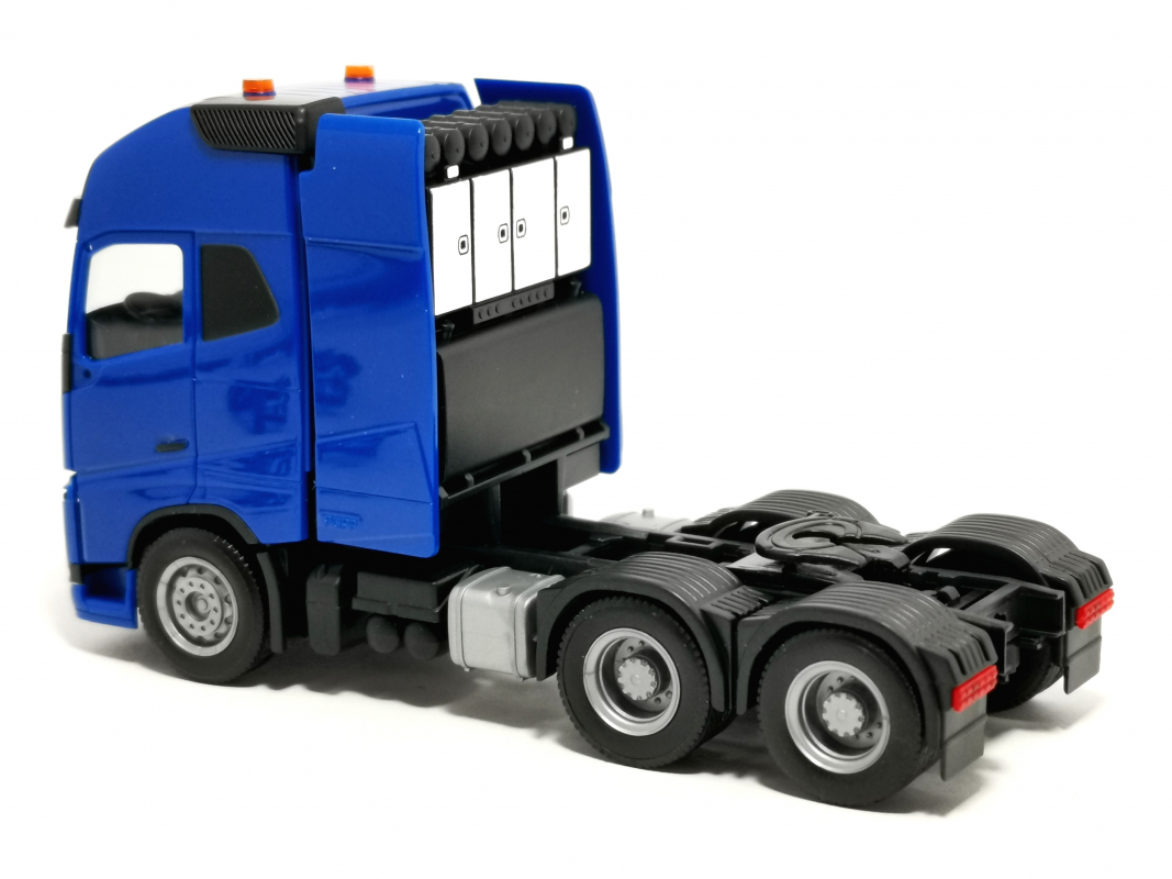 312387 Volvo FH Gl. XL 6×4 Zugmaschine mit Schwerlastturm, enzianblau Herpa