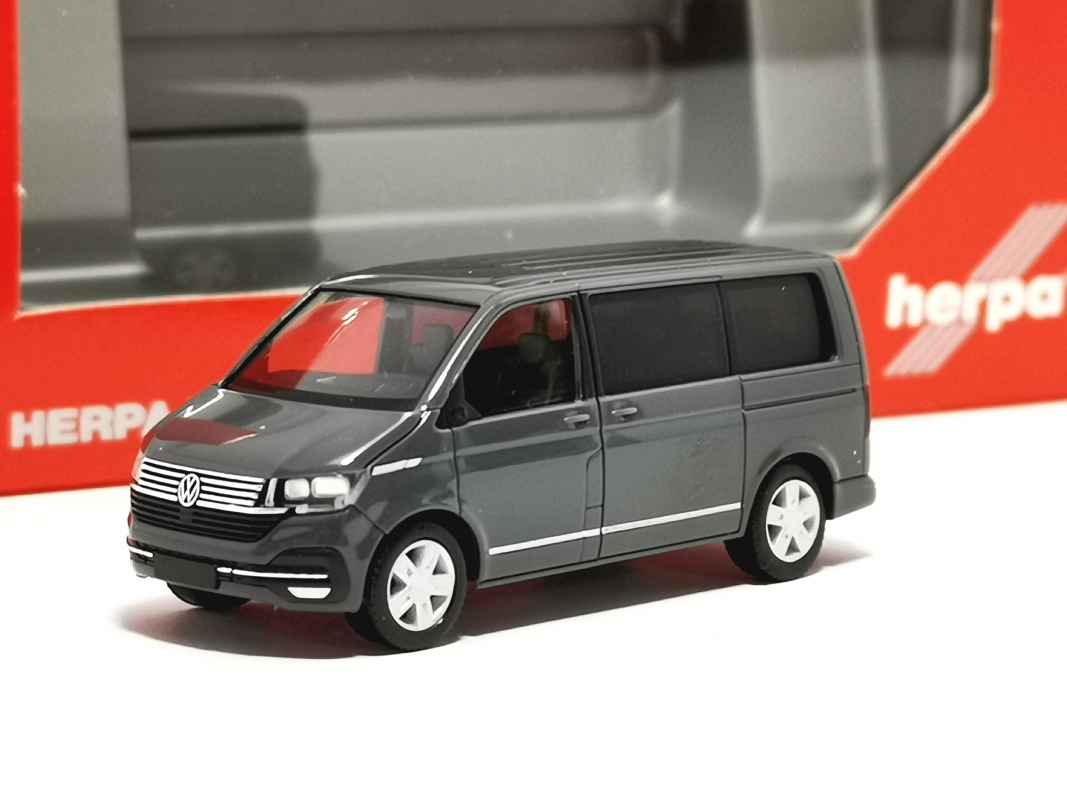 096782 VW T 6.1 Caravelle, pure grey Herpa