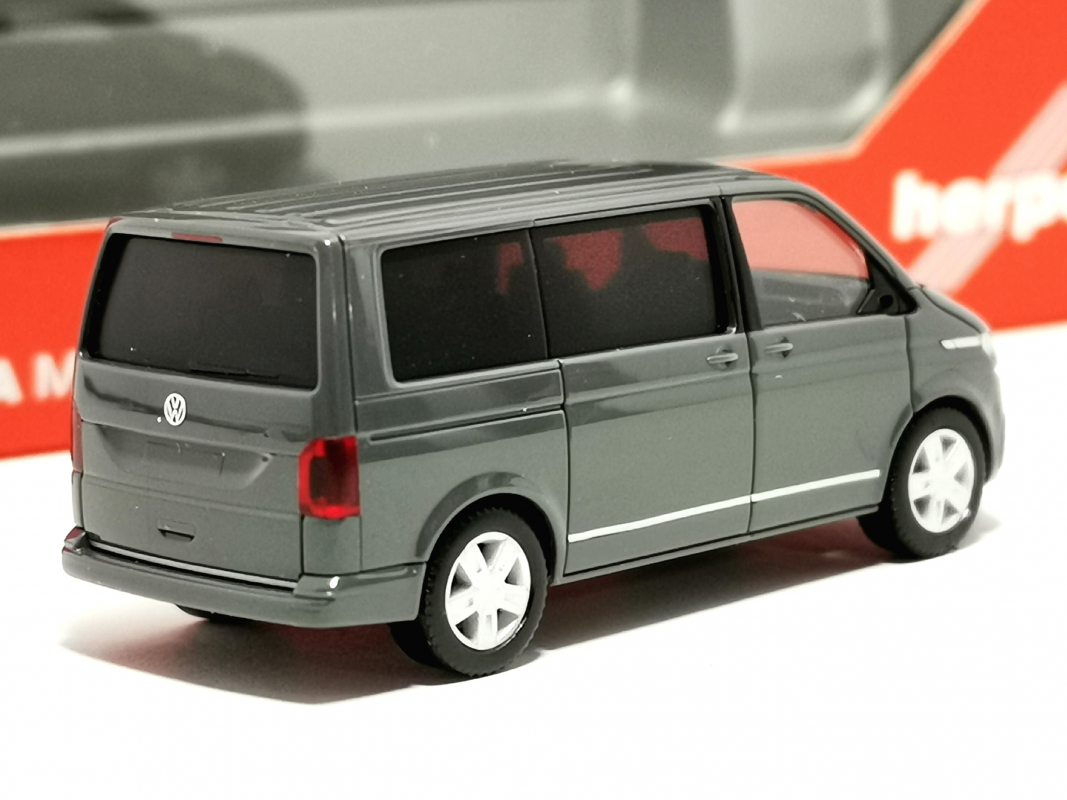 096782 VW T 6.1 Caravelle, pure grey Herpa