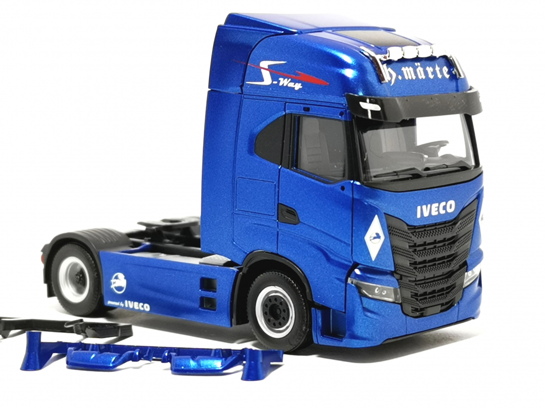 Iveco S-Way Zugmaschine „Märte“ Herpa