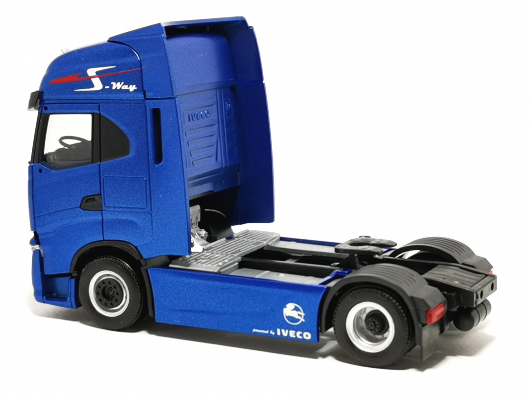 Iveco S-Way Zugmaschine „Märte“ Herpa