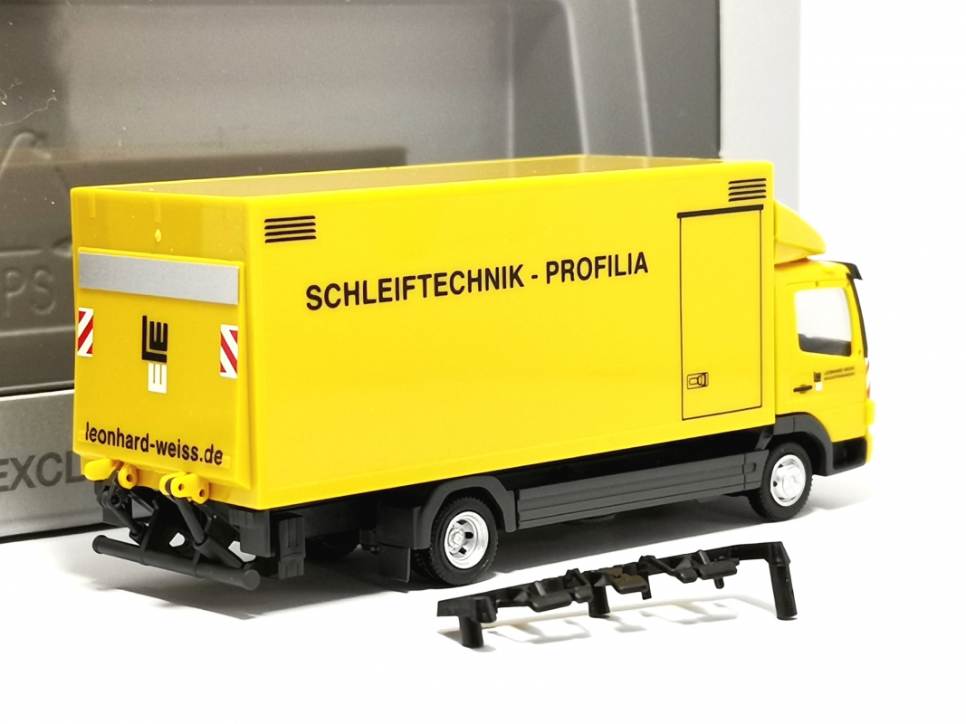 950053 Mb Atego´04 Koffer Lkw "Leonhard Weiss" Herpa