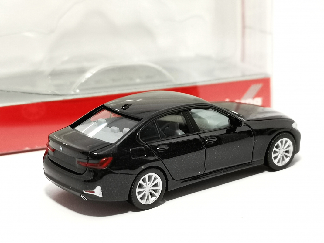 430791-003 BMW 3er Limousine, saphirschwarz metallic Herpa