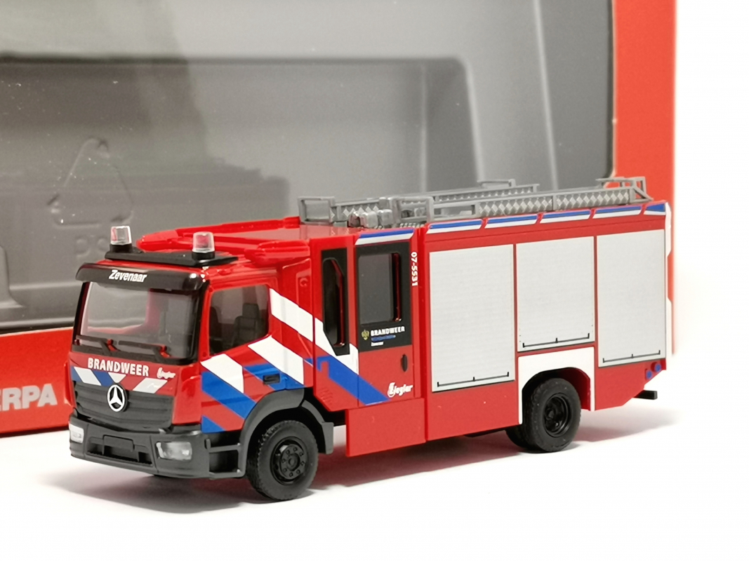 096836 Mercedes-Benz Atego `13 Ziegler Z-Cab „Brandweer“ (Niederlande/Zevenaar) Herpa