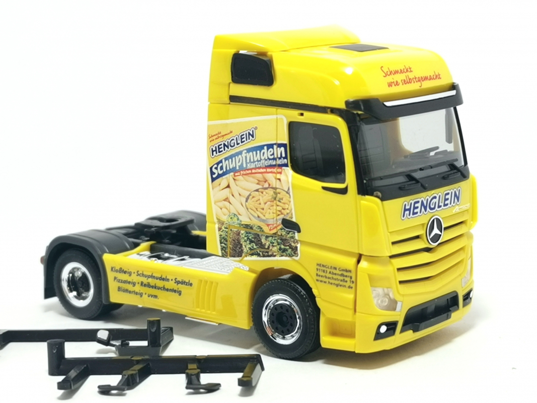 Mb Actros BigSpace ‘18 Zugmaschine "Henglein Feinkost" Herpa