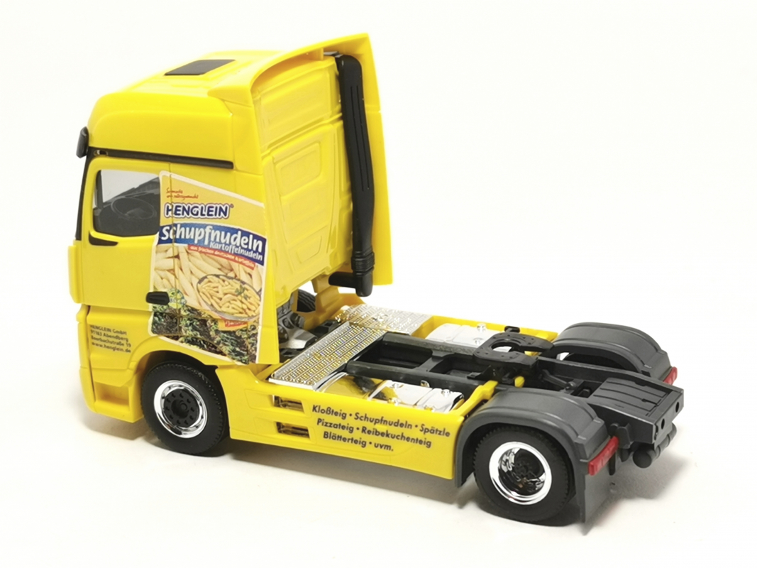 Mb Actros BigSpace ‘18 Zugmaschine "Henglein Feinkost" Herpa