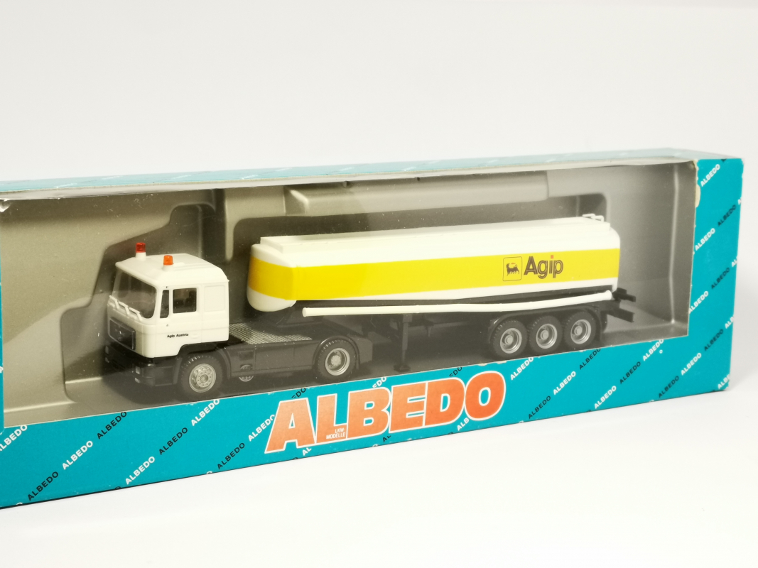 Albedo Man Benzintank Sattelzug "Agip" Achtung ohne Verpackung