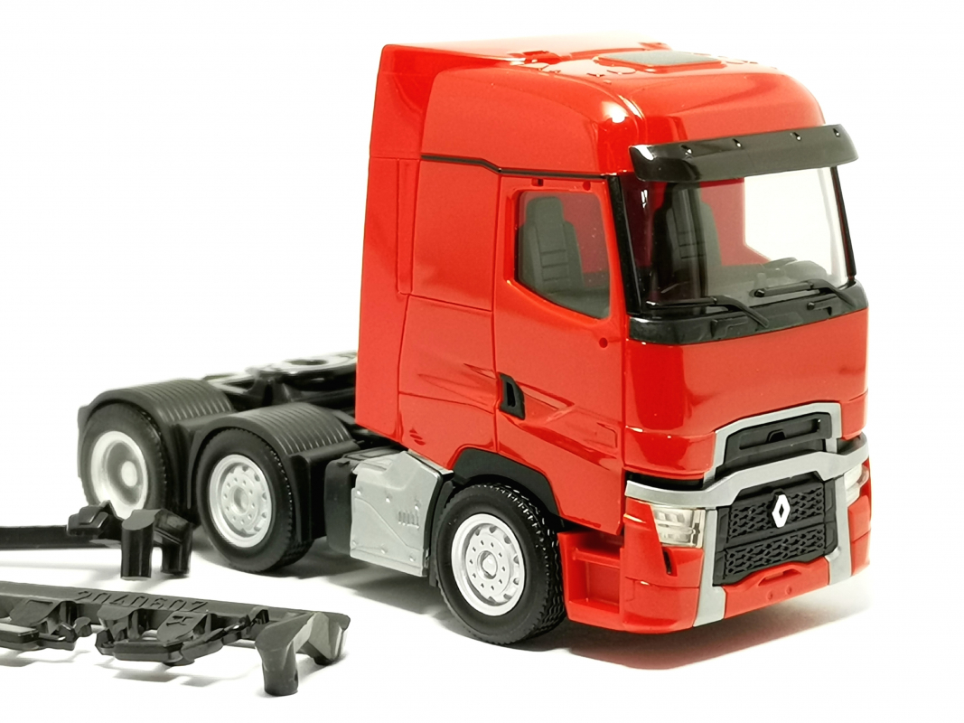 315104-002 Renault T facelift Zugmaschine 6x2, rot Herpa