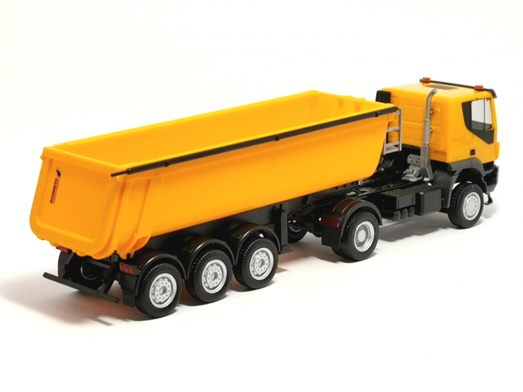 315111 Iveco Trakker Kipp-Sattelzug mit Stahlmulde, kommunalorange Herpa