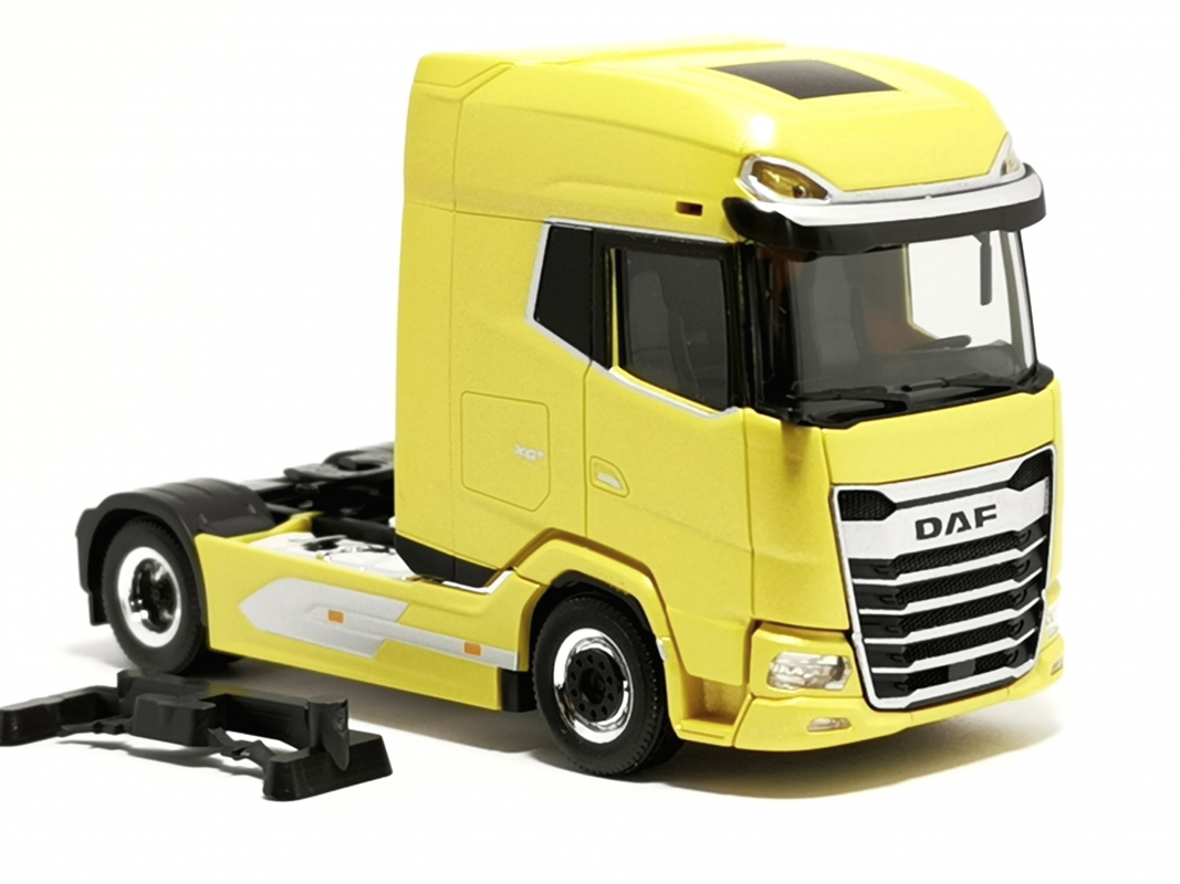 315784 DAF XG+ Zugmaschine, tuscan yellow metallic Herpa