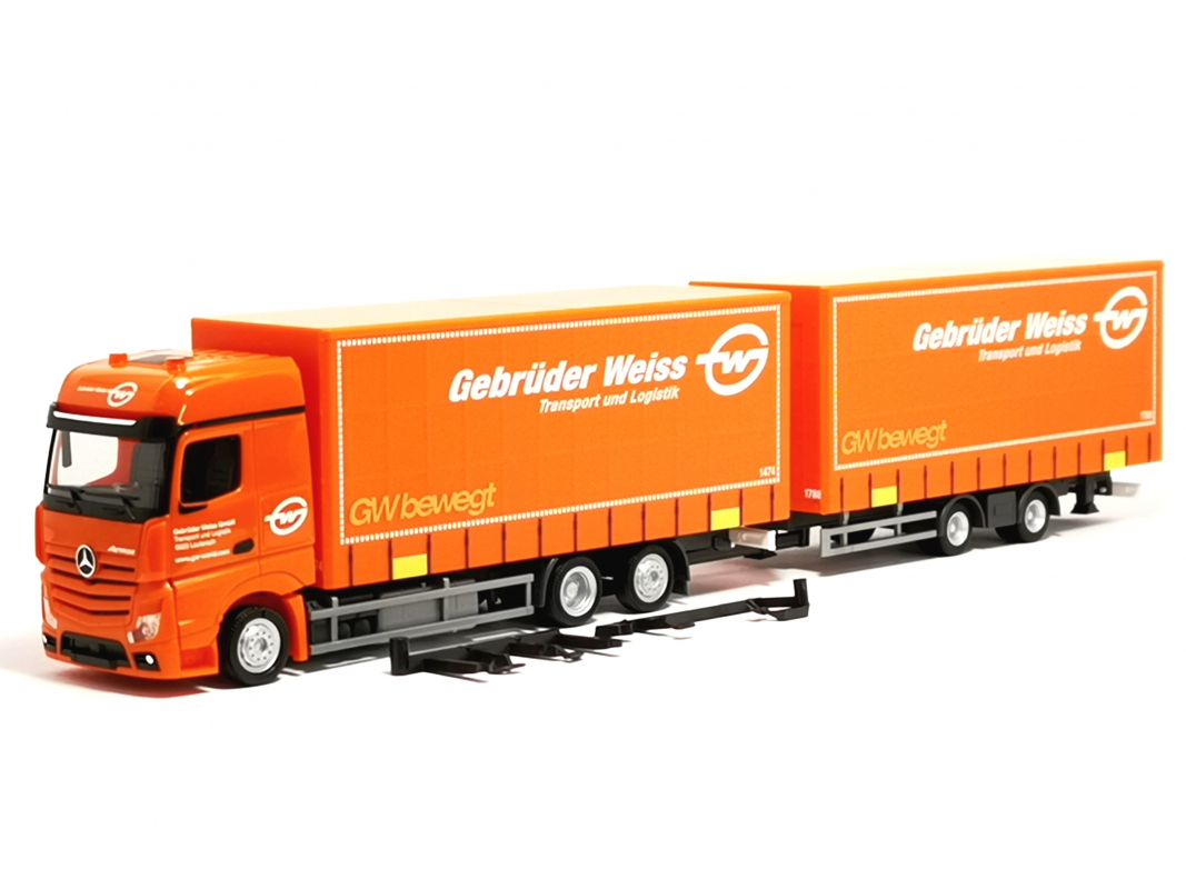 316149 Mercedes-Benz Actros Bigspace `18 Volumen-Hängerzug „Gebrüder Weiss“ Herpa