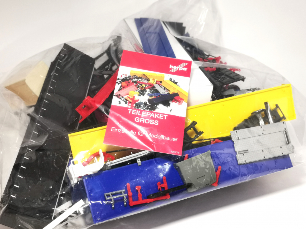 Teilepaket groß für Bastler Herpa