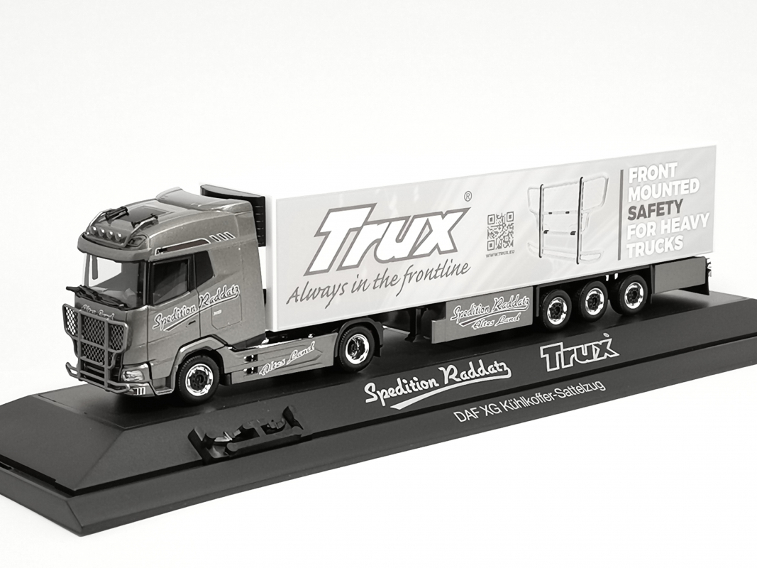 122252 DAF XG Kühlkoffer-Sattelzug "Sven Raddatz/TRUX" (Niedersachsen/Jork) Herpa