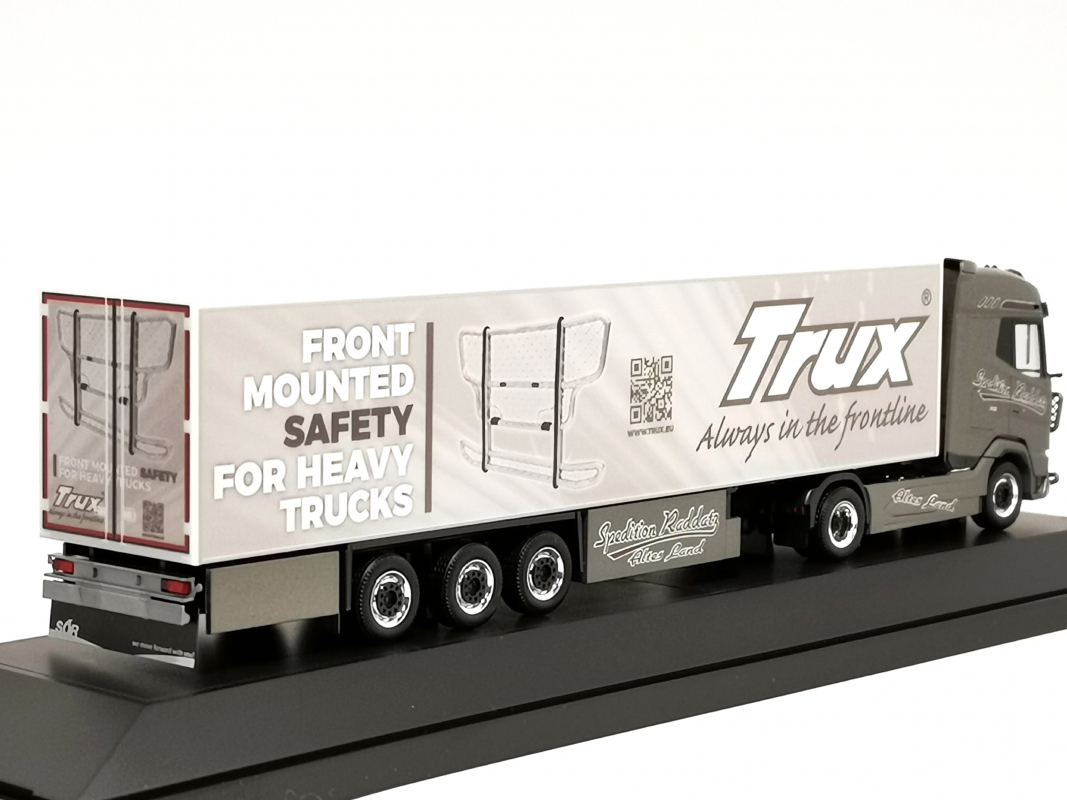 122252 DAF XG Kühlkoffer-Sattelzug "Sven Raddatz/TRUX" (Niedersachsen/Jork) Herpa