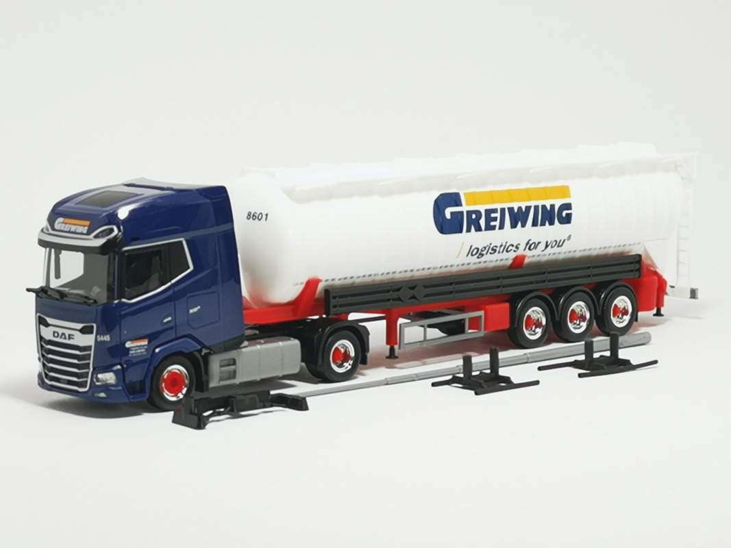 954709 DAF XG+ ADR Saugsilo Sattelzug 5445 "Greiwing" Herpa