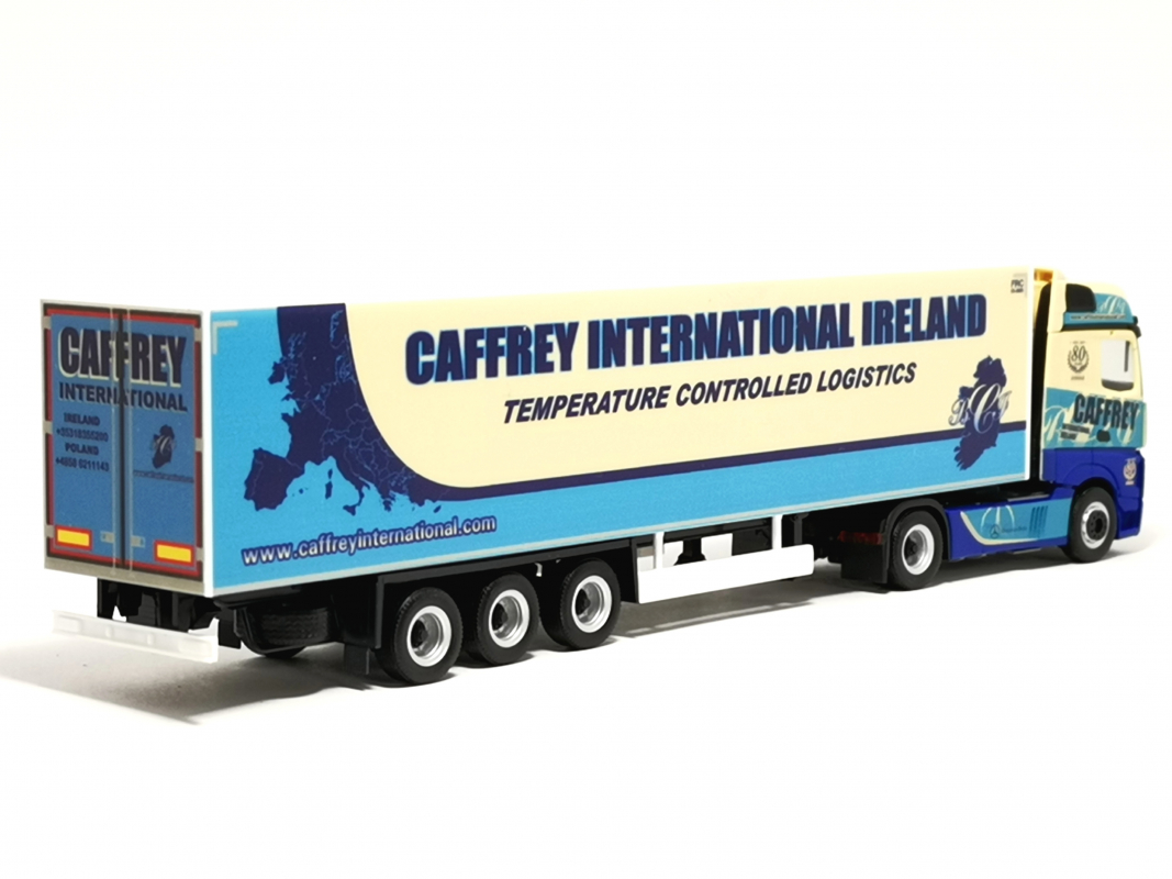 316590 Mb Actros 18 Bigspace Kühlkoffer-Sattelzug "80 Jahre Caffrey" Herpa