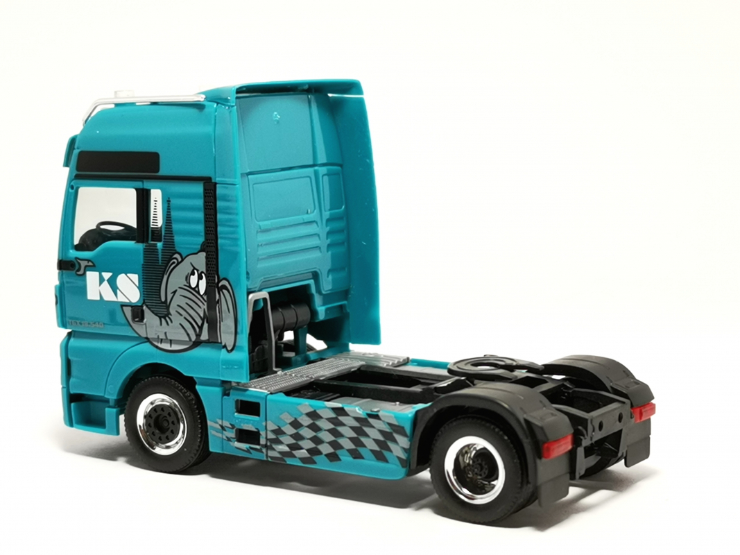 MAN TGX XXL Euro 6C Zugmaschine "KS Containerdienst" Herpa