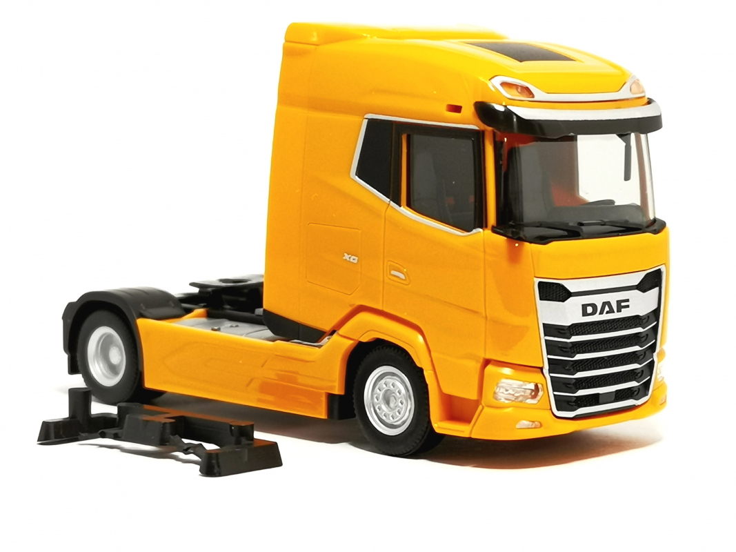 315760 DAF XG Zugmaschine, orange Herpa 002