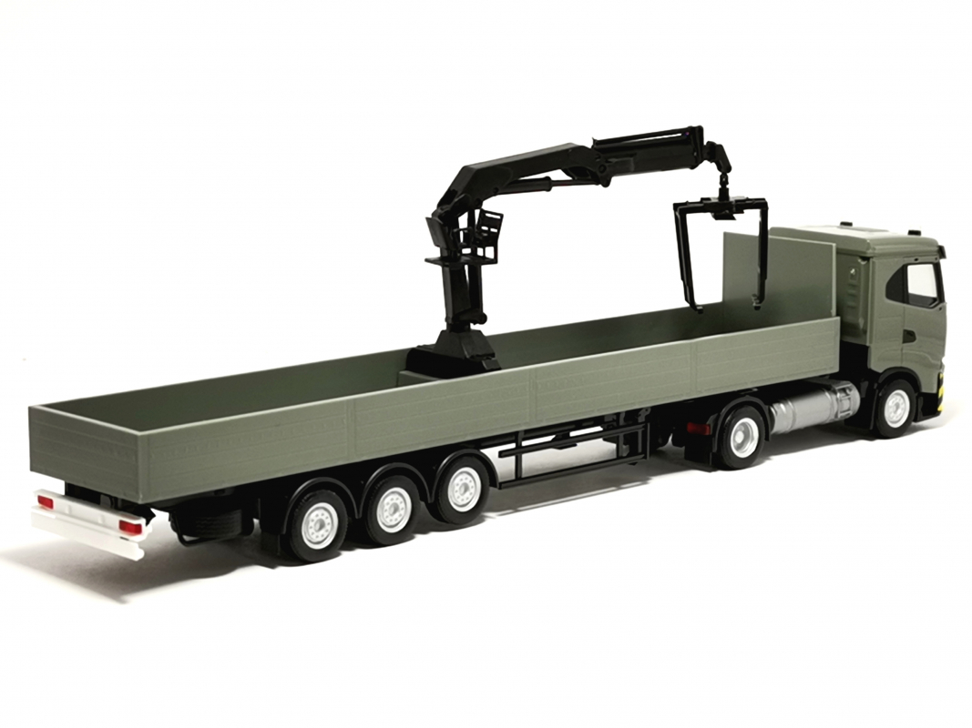 316415 Iveco S-Way ND Pritschen-Sattelzug mit Ladekran, grau/gelb Herpa