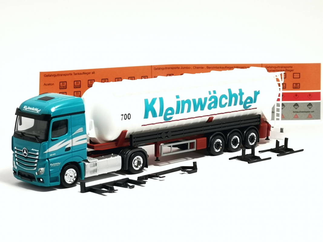 315494 Mb Actros `18 Streamspace Saugsilo-Sattelzug „Kleinwächter“ Herpa