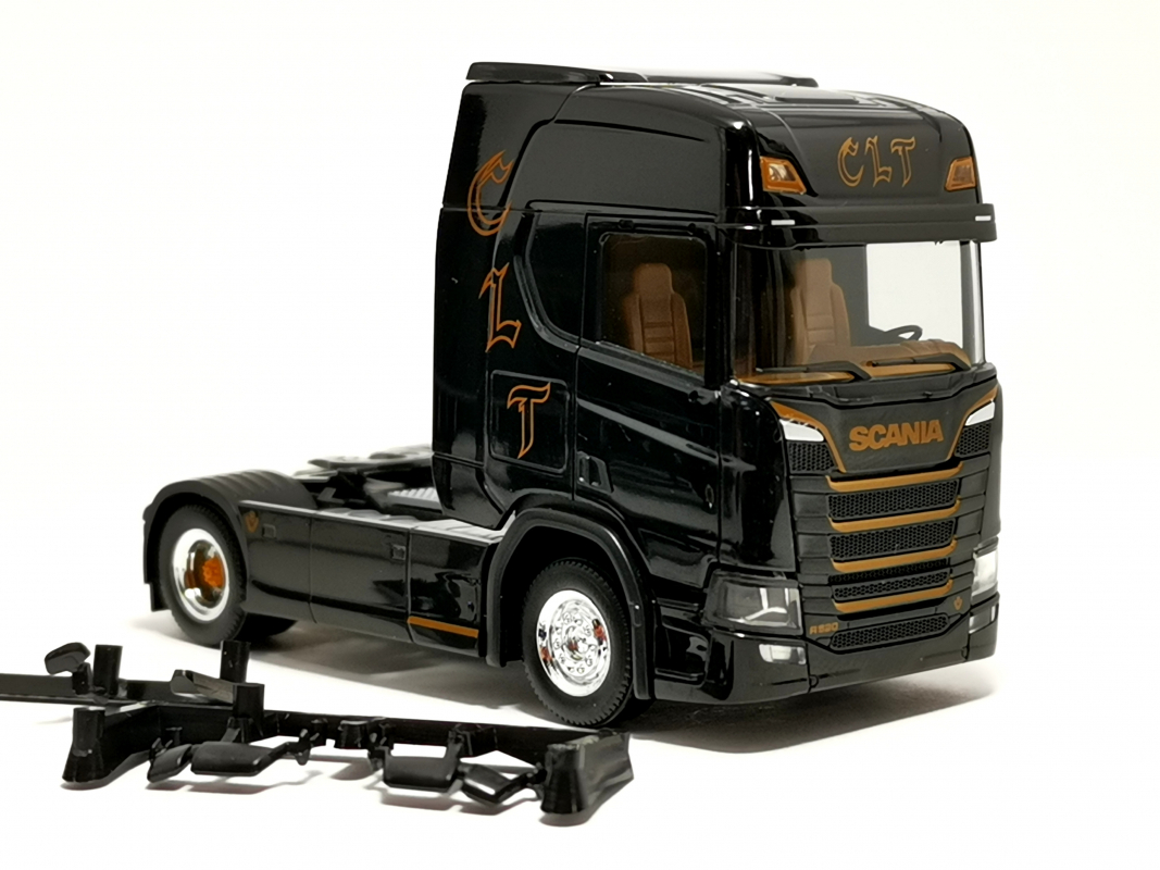 Scania CR20 HD Zugmaschine "CLT" Herpa