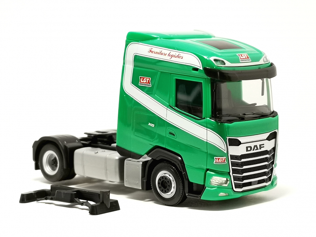 DAF XG Zugmaschine "LGT Logistics AS" Herpa