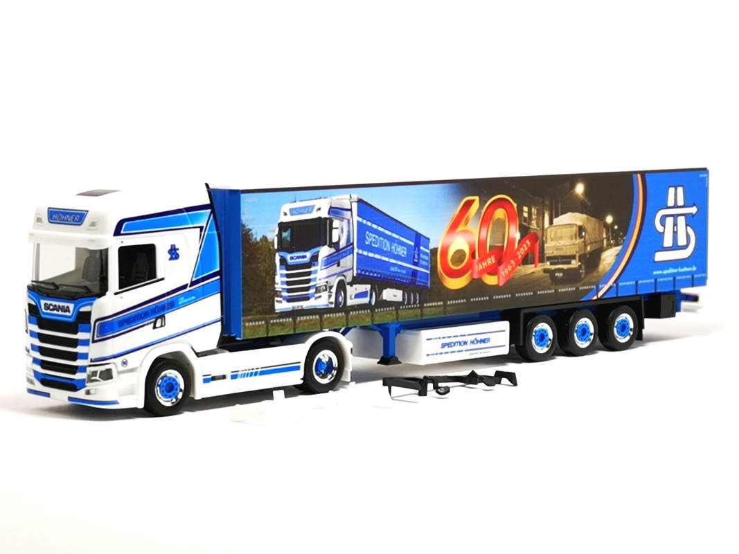317306 Scania CS20 HD Gardinenplanen-Sattelzug „Spedition Höhner/60 Jahre“ Herpa