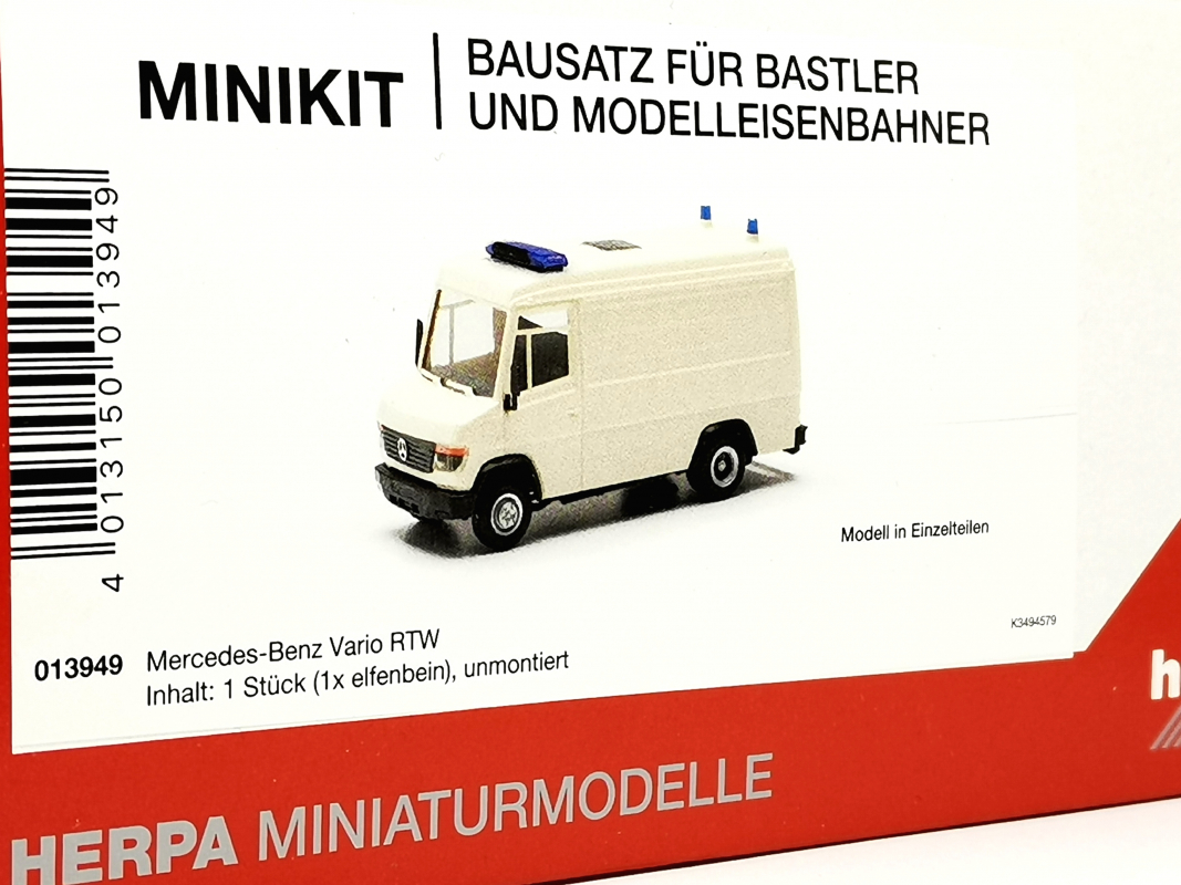 013949 MiniKit Mercedes-Benz Vario RTW, beige (1 Stück) Herpa