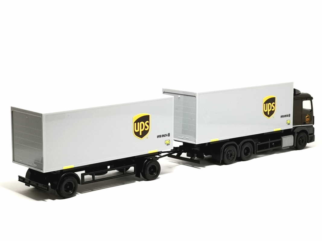 317832 Mercedes-Benz Actros Classicspace Wechselkoffer-Hängerzug "UPS" Herpa
