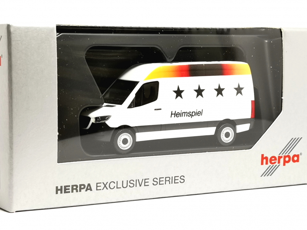 958004 MB Sprinter´18 Kasten Heimspiel Herpa