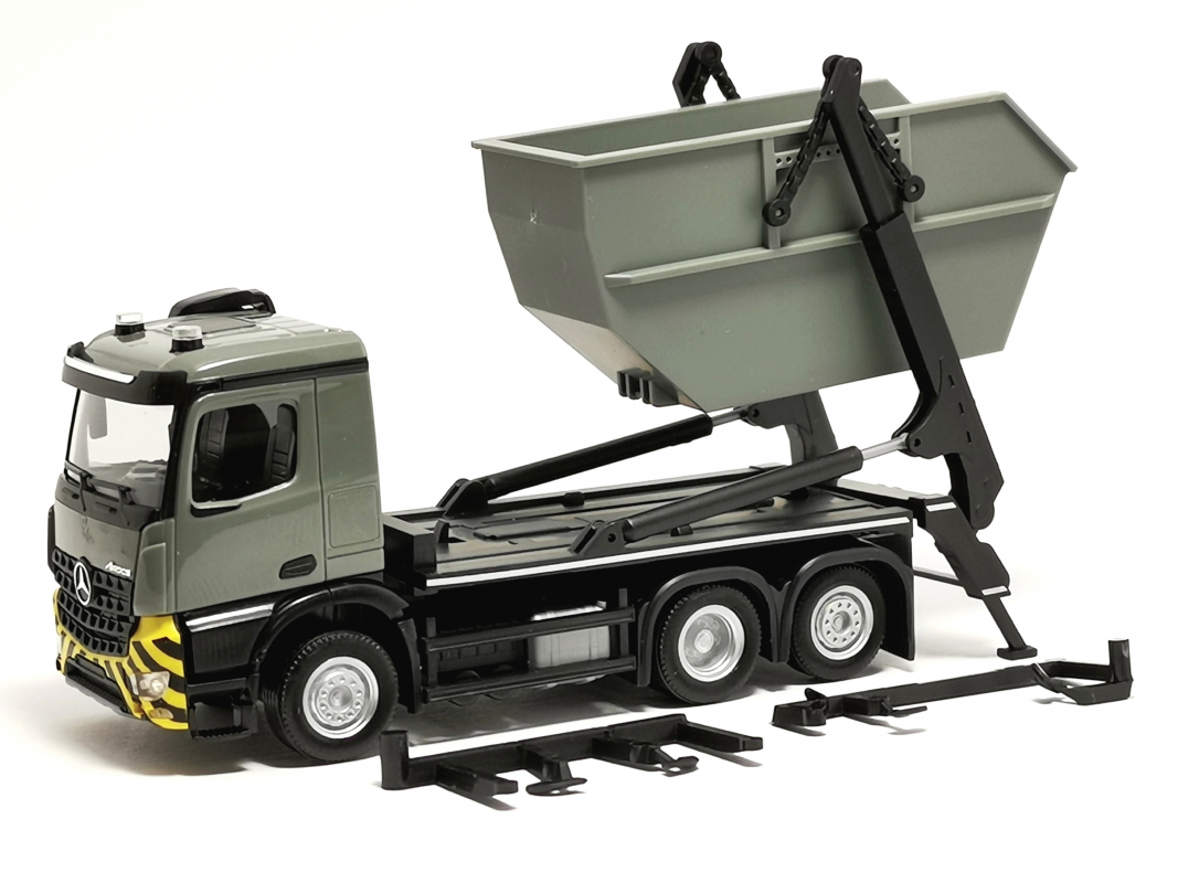 317863 Mercedes-Benz Arocs M Absetzkipper AK16, grau/gelb Herpa