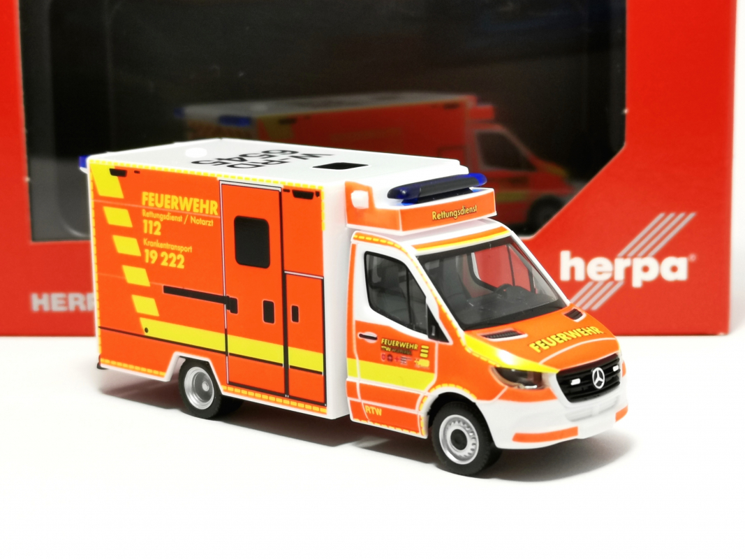 097987 Mb Sprinter '18 RTW "Feuerwehr Wuppertal" Herpa - SALE
